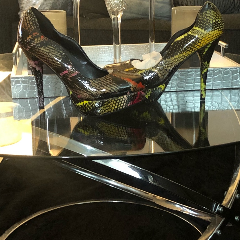 Multi Colored Pumps - Picture 3 of 4